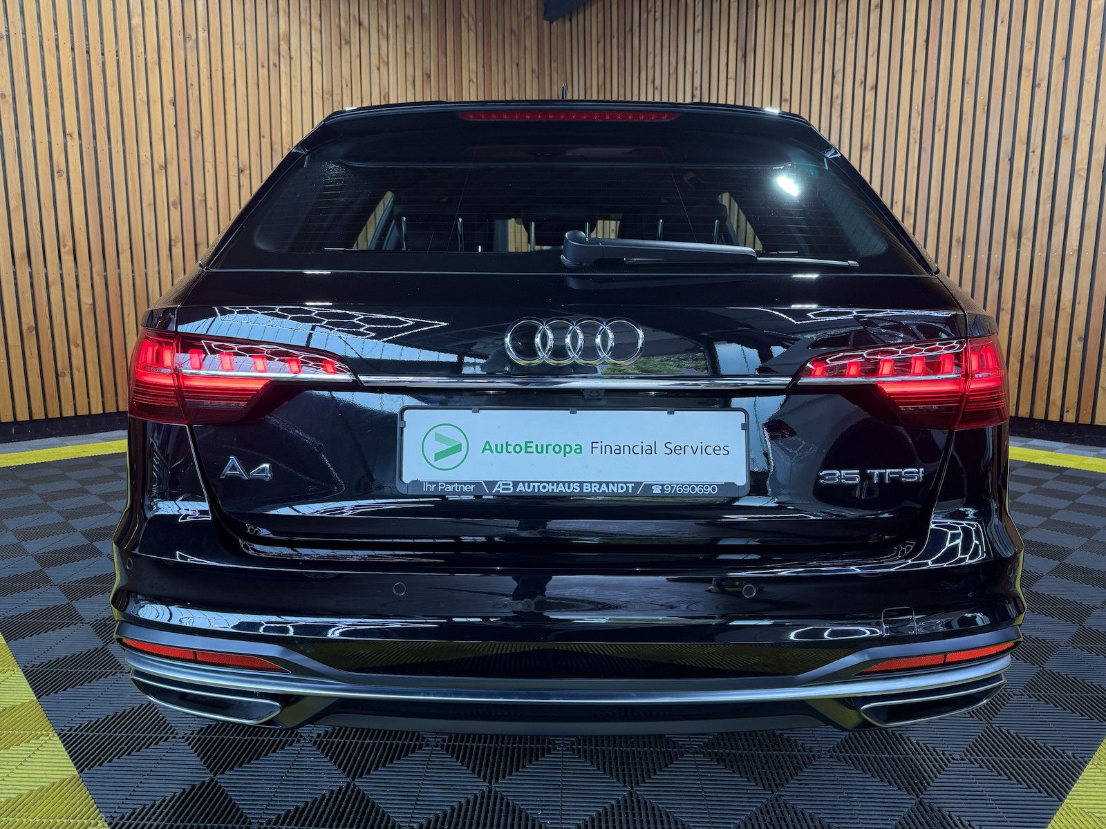 Fahrzeugabbildung Audi A4 Avant adv. TFSI Aut. Navi+*Kam*ACC*LED*Leder