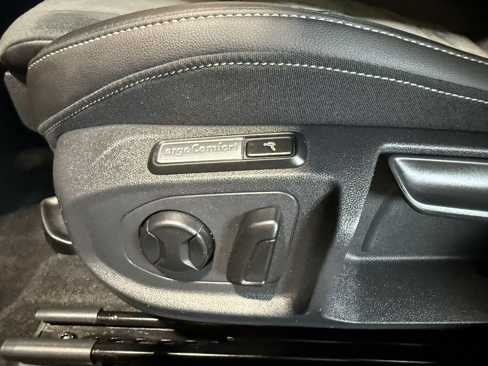 Fahrzeugabbildung Volkswagen Arteon SB.2,0 TSI R-Line *Navi*Kam*Virt*IQ*Pano