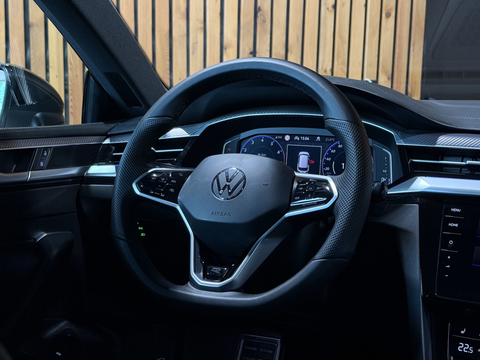 Fahrzeugabbildung Volkswagen Arteon SB.2,0 TSI R-Line *Navi*Kam*Virt*IQ*Pano