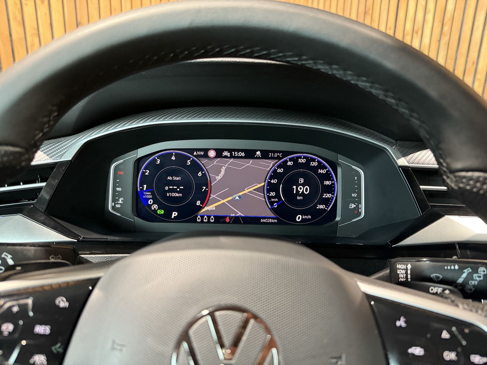 Fahrzeugabbildung Volkswagen Arteon SB.2,0 TSI R-Line *Navi*Kam*Virt*IQ*Pano