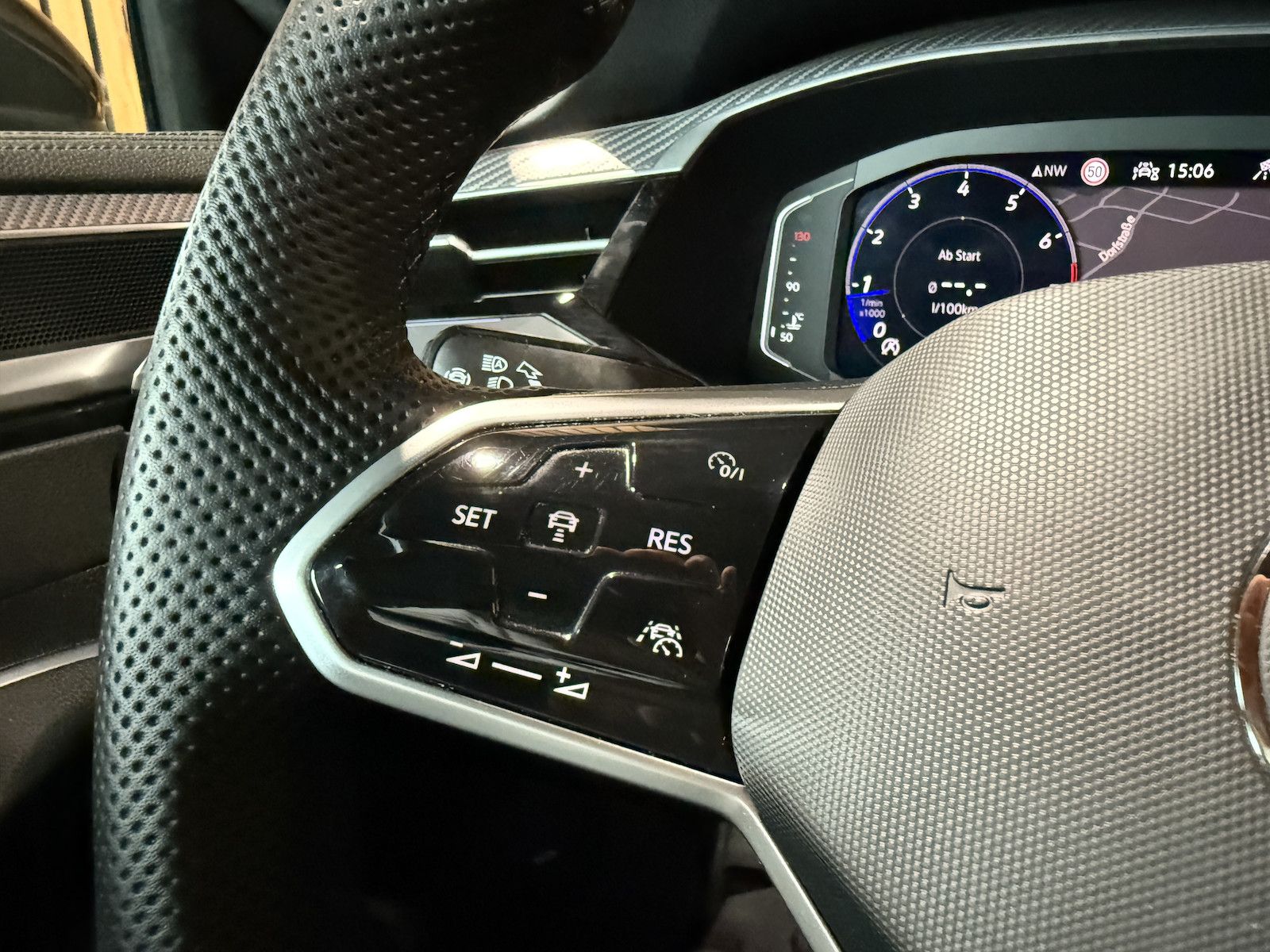 Fahrzeugabbildung Volkswagen Arteon SB.2,0 TSI R-Line *Navi*Kam*Virt*IQ*Pano