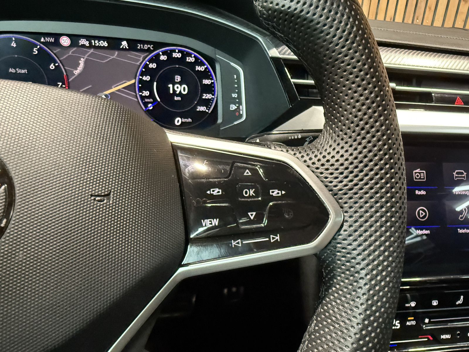 Fahrzeugabbildung Volkswagen Arteon SB.2,0 TSI R-Line *Navi*Kam*Virt*IQ*Pano