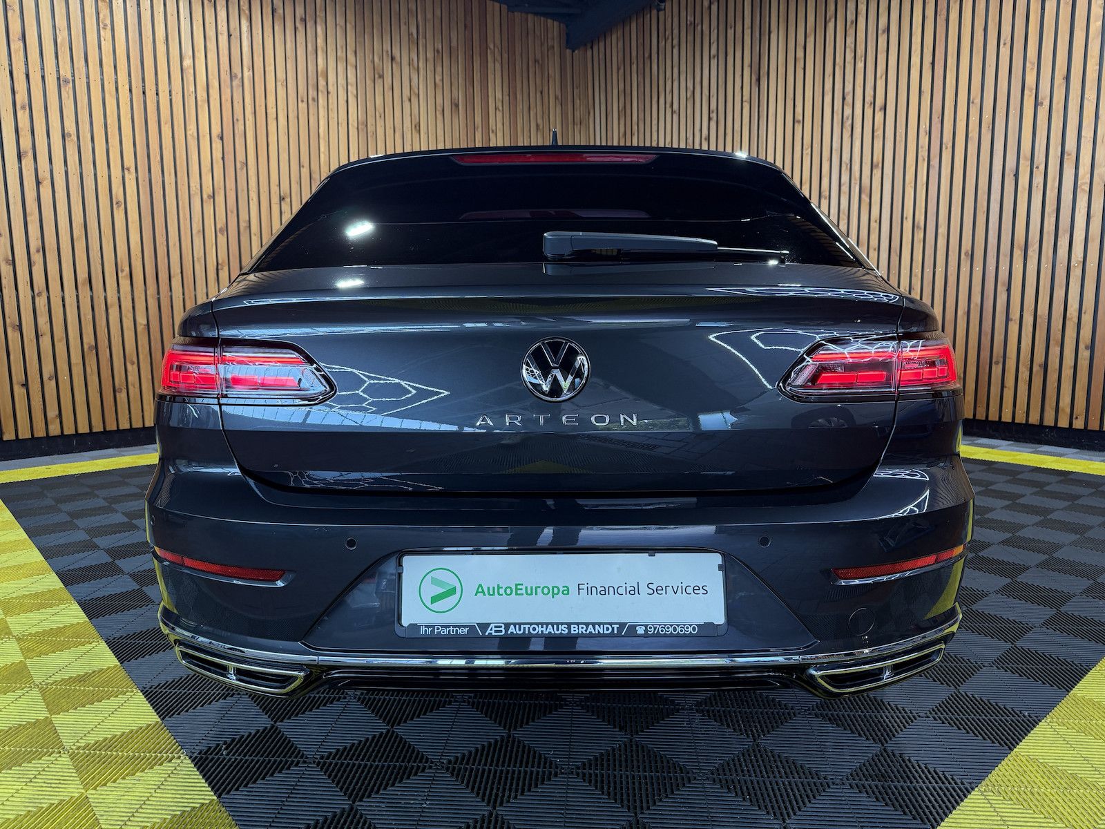 Fahrzeugabbildung Volkswagen Arteon SB.2,0 TSI R-Line *Navi*Kam*Virt*IQ*Pano