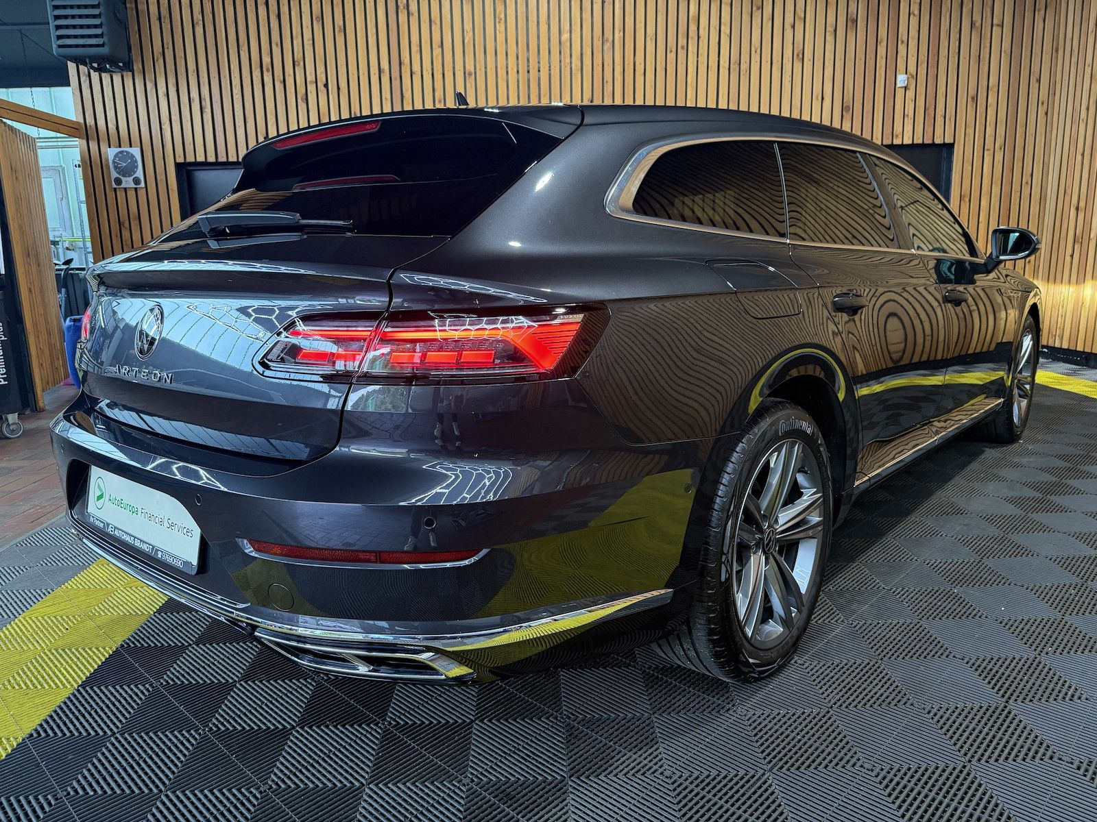 Fahrzeugabbildung Volkswagen Arteon SB.2,0 TSI R-Line *Navi*Kam*Virt*IQ*Pano