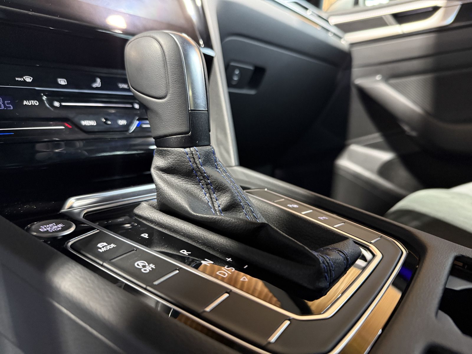 Fahrzeugabbildung Volkswagen Arteon SB. R 4Motion *Navi*Kam*AHK*Keyl.*DCC