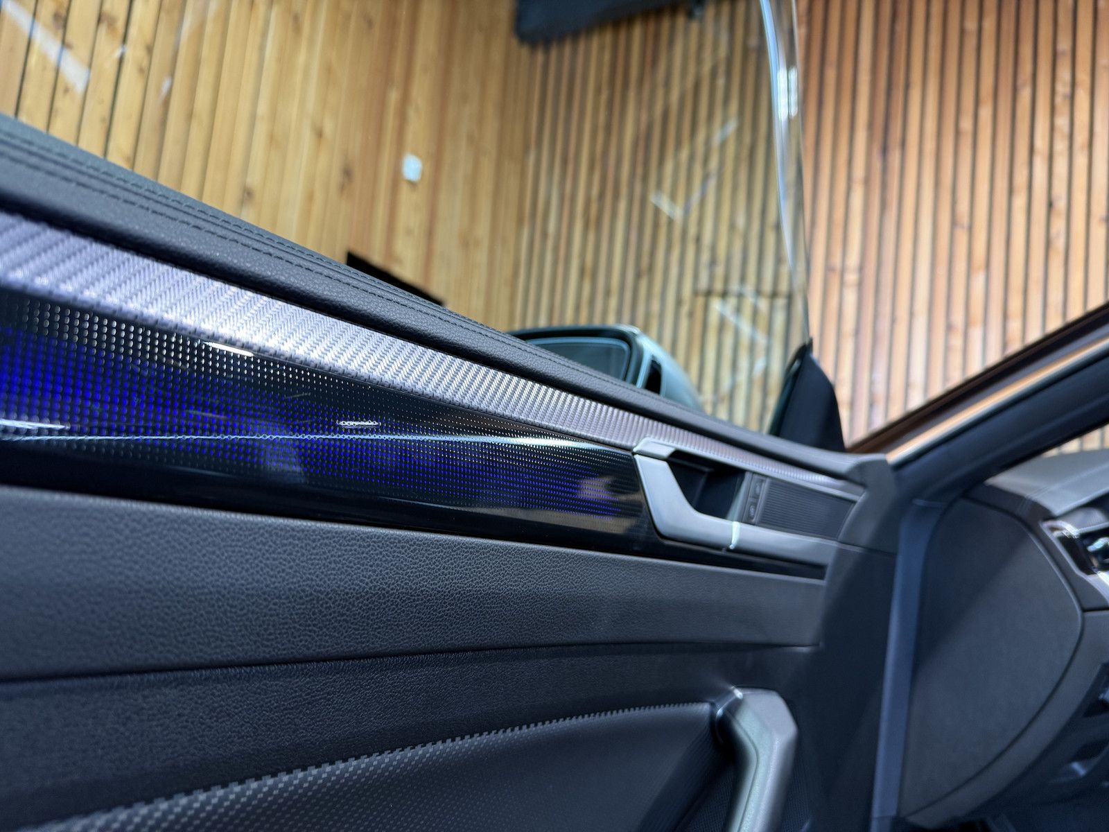 Fahrzeugabbildung Volkswagen Arteon SB. R 4Motion *Navi*Kam*AHK*Keyl.*DCC