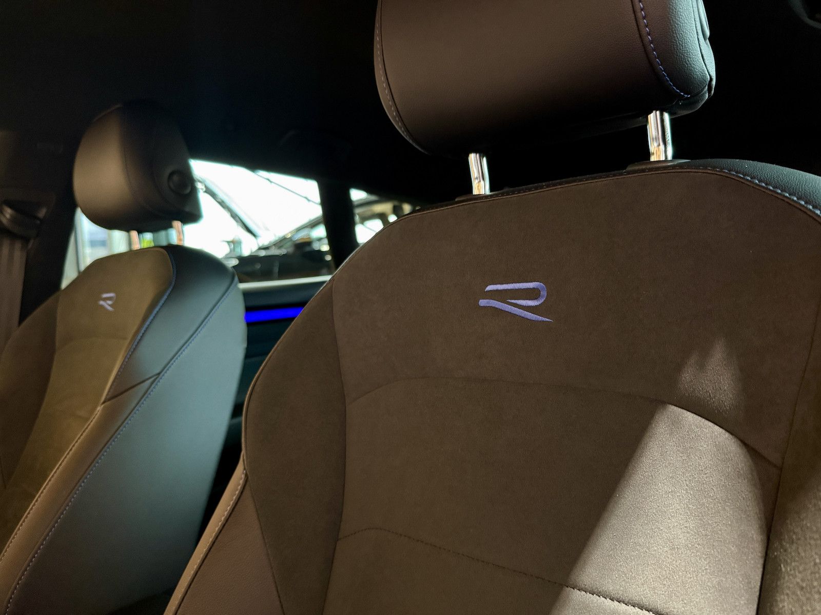 Fahrzeugabbildung Volkswagen Arteon SB. R 4Motion *Navi*Kam*AHK*Keyl.*DCC