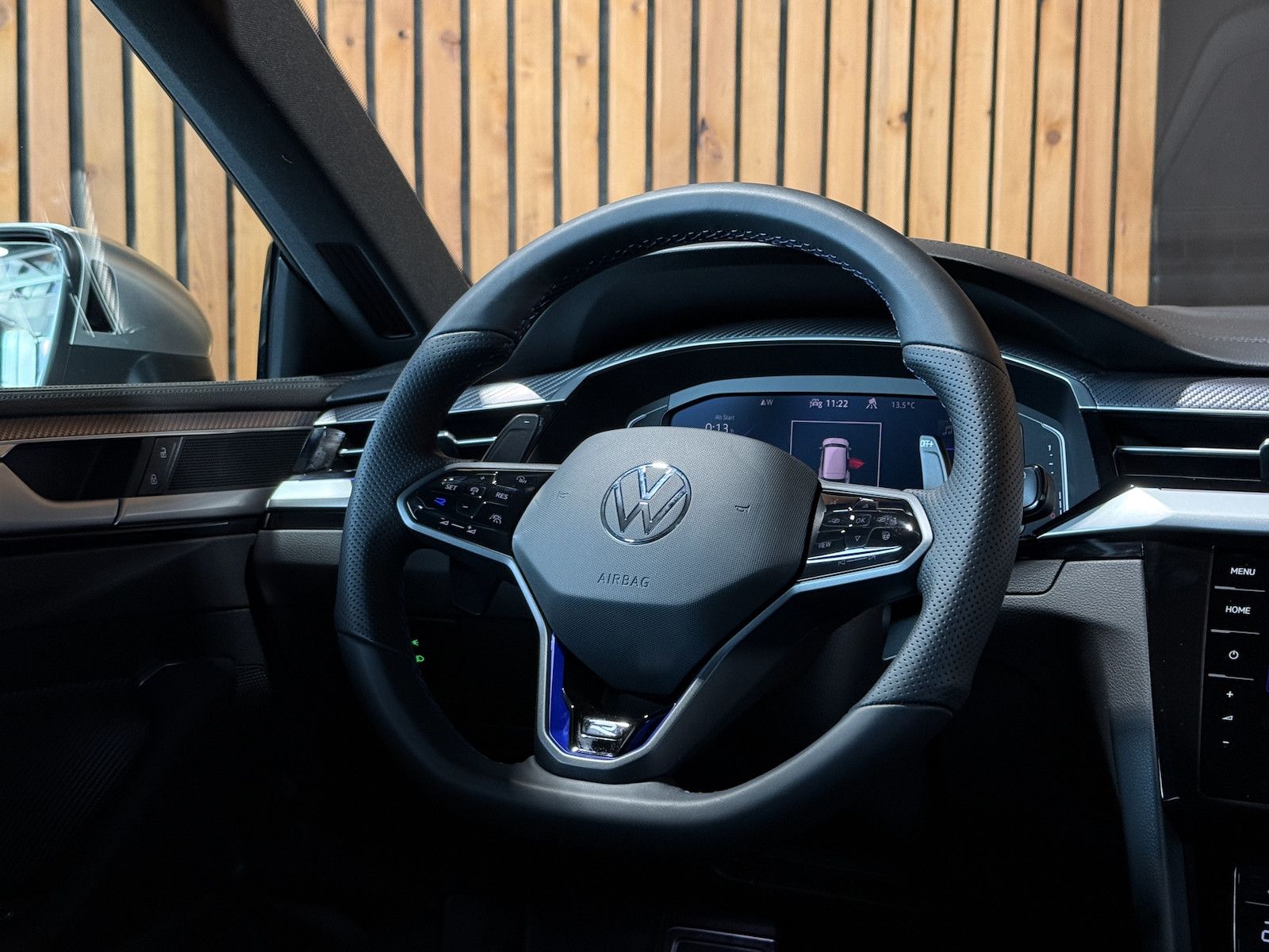 Fahrzeugabbildung Volkswagen Arteon SB. R 4Motion *Navi*Kam*AHK*Keyl.*DCC