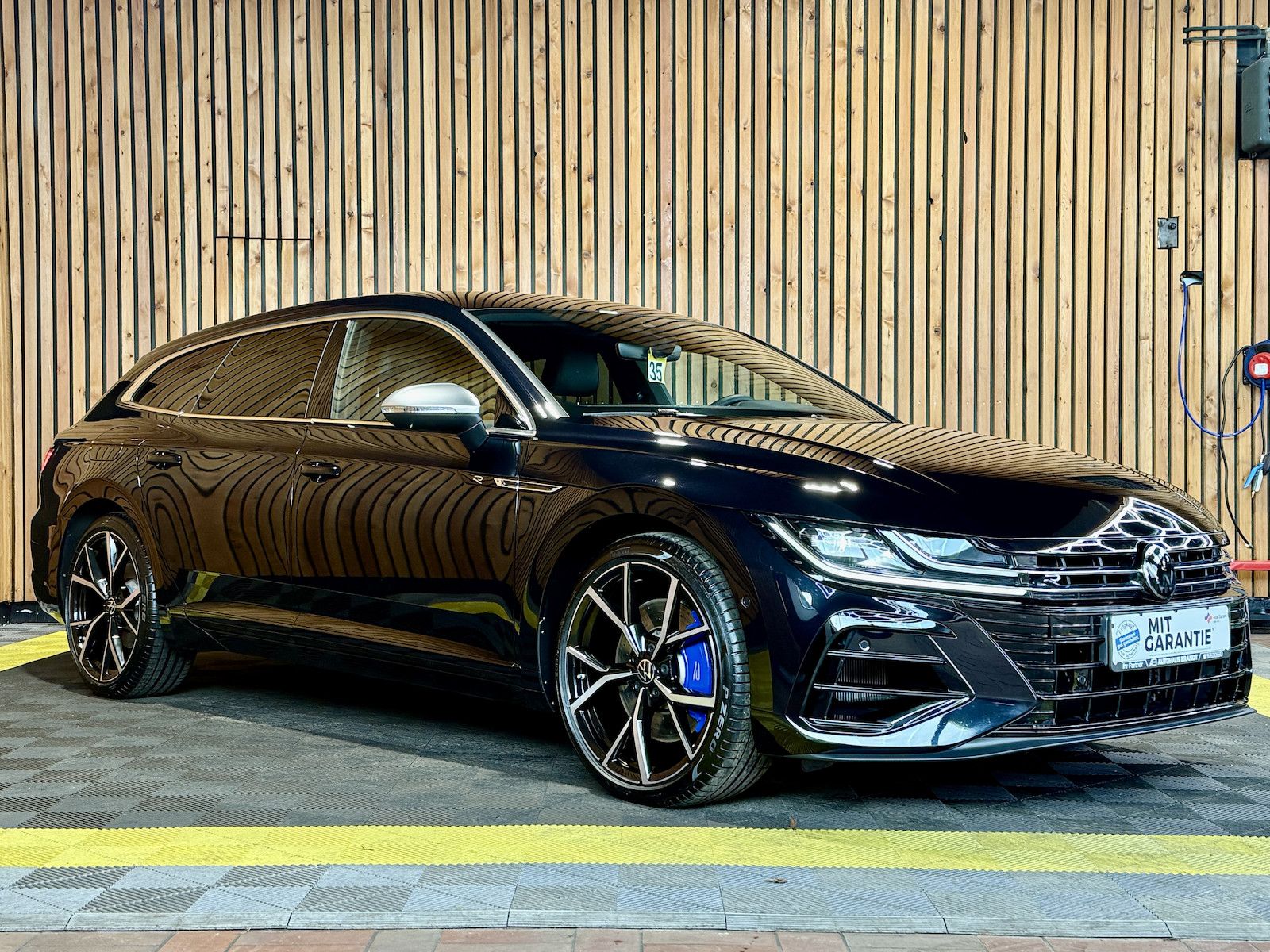 Fahrzeugabbildung Volkswagen Arteon SB. R 4Motion *Navi*Kam*AHK*Keyl.*DCC