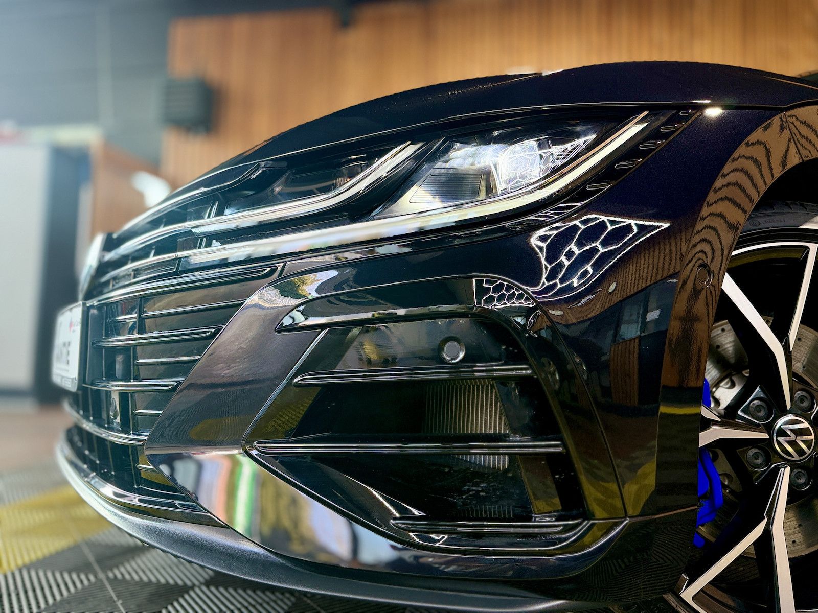 Fahrzeugabbildung Volkswagen Arteon SB. R 4Motion *Navi*Kam*AHK*Keyl.*DCC