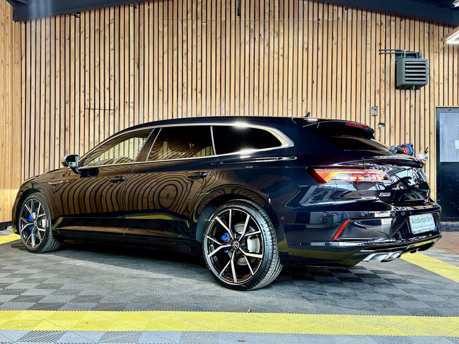 Fahrzeugabbildung Volkswagen Arteon SB. R 4Motion *Navi*Kam*AHK*Keyl.*DCC