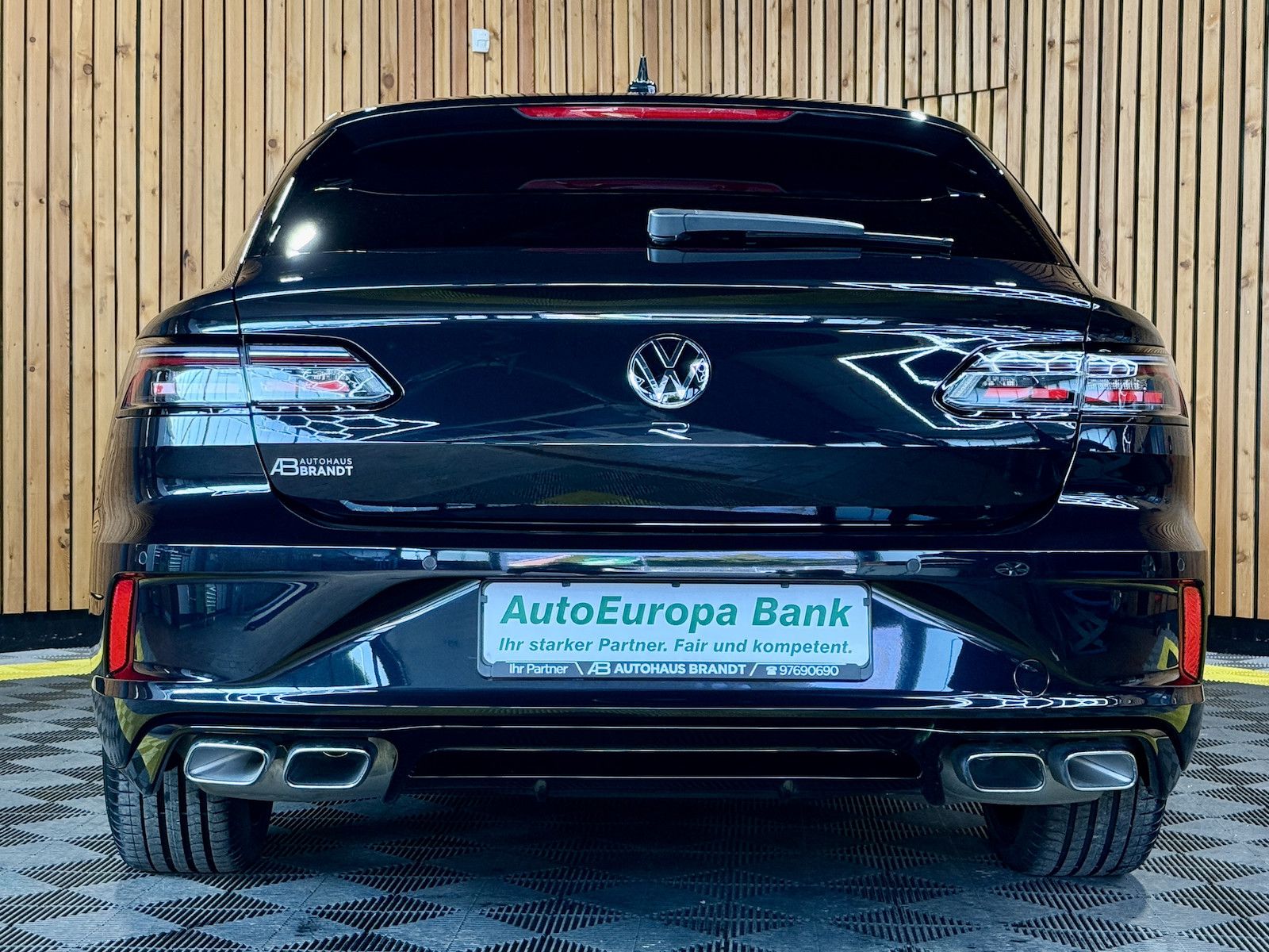 Fahrzeugabbildung Volkswagen Arteon SB. R 4Motion *Navi*Kam*AHK*Keyl.*DCC