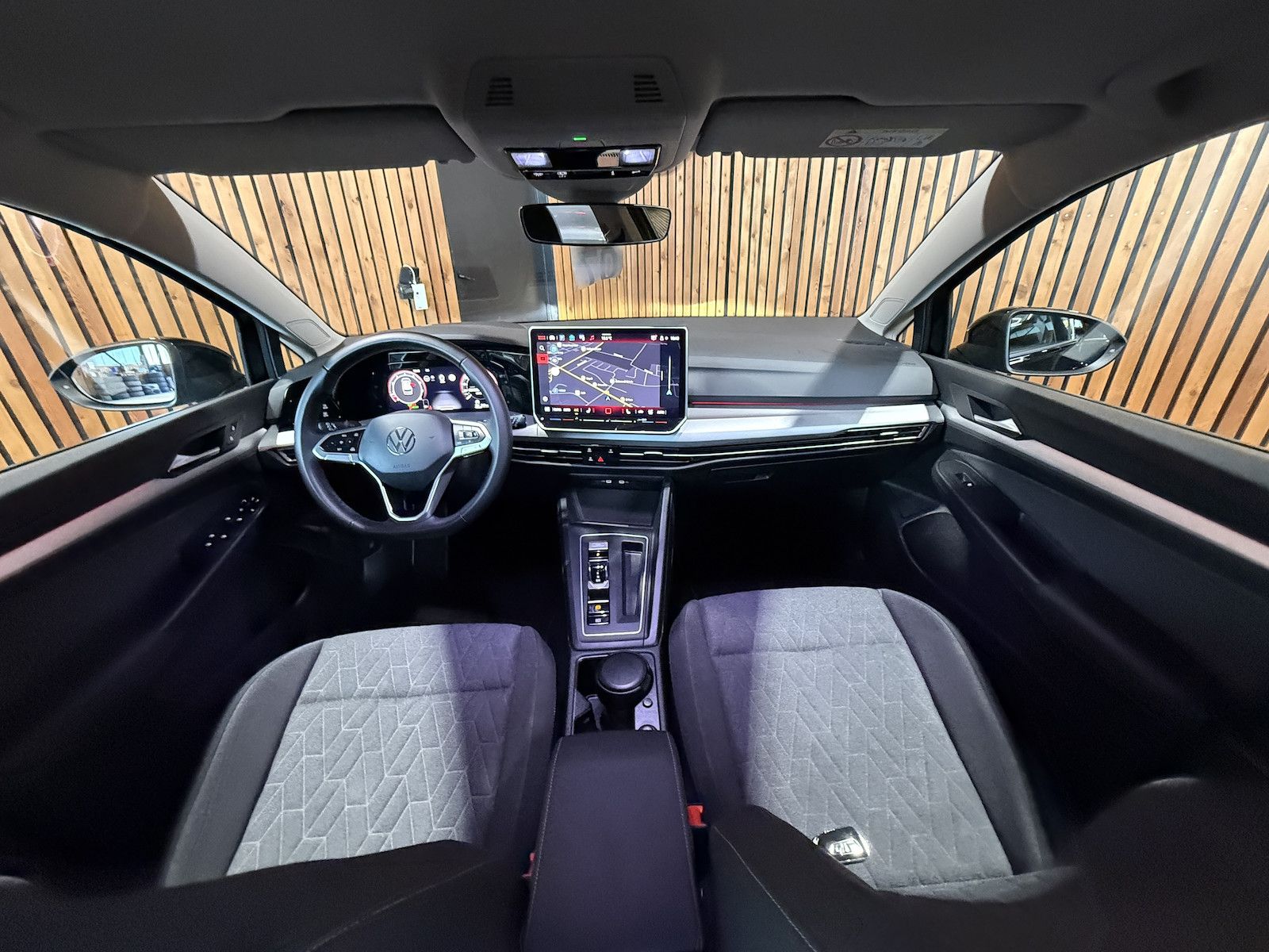 Fahrzeugabbildung Volkswagen Golf Variant 1,5 eTSI Facel. DSG *Navi*AHK*Head*