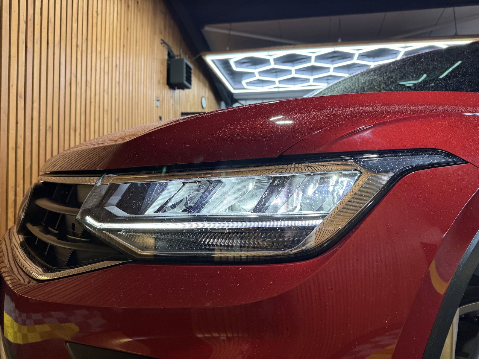 Fahrzeugabbildung Volkswagen Tiguan 2,0 TSI 4Motion DSG Navi*ACC*LED*AHK*Pano