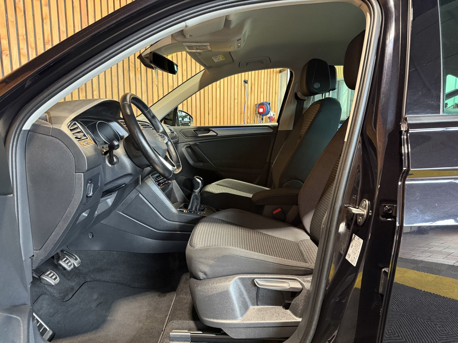 Fahrzeugabbildung Volkswagen Tiguan 1,5 TSI Active *Navi*Kam*ACC*LED*Ambiente