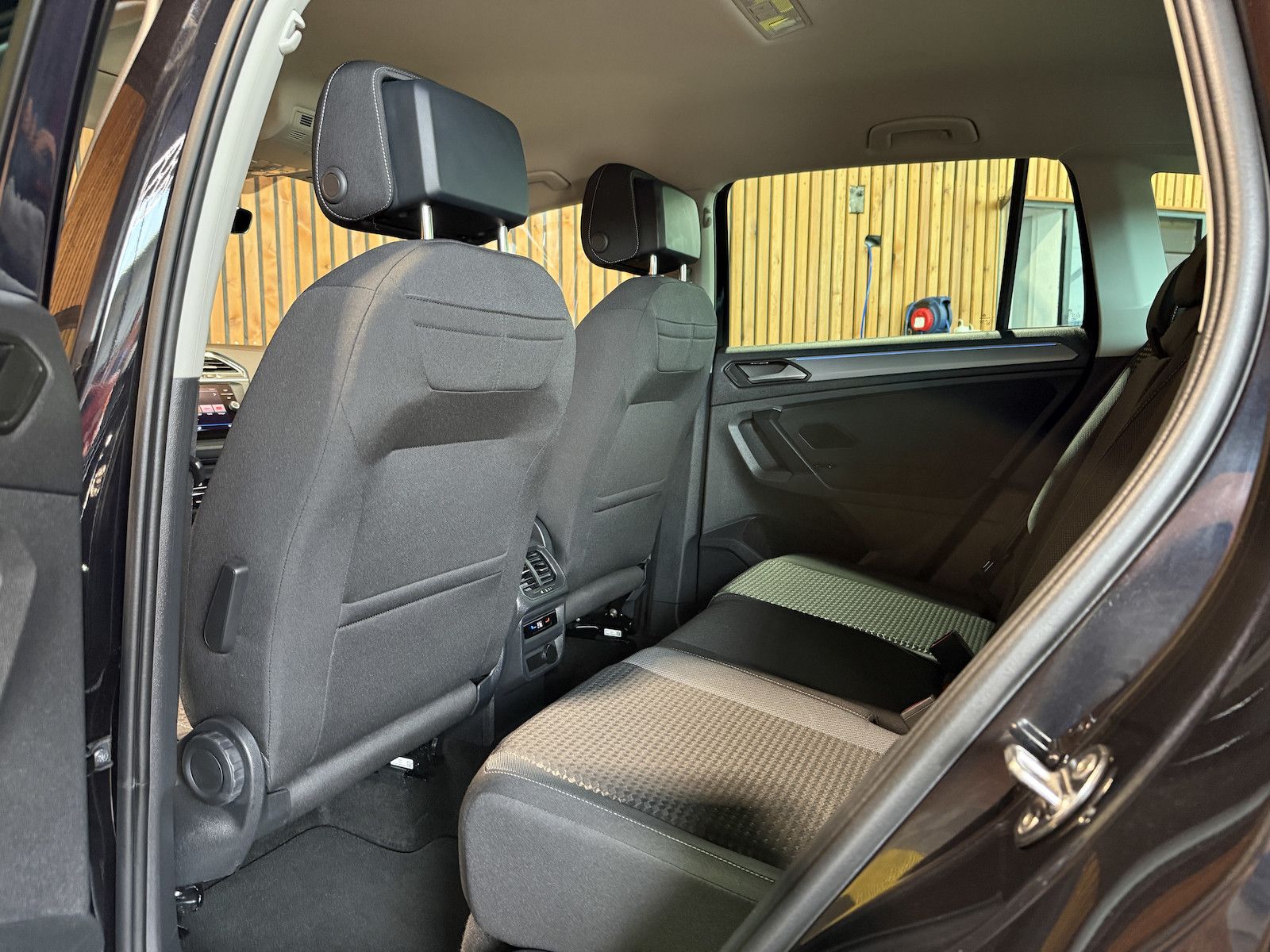 Fahrzeugabbildung Volkswagen Tiguan 1,5 TSI Active *Navi*Kam*ACC*LED*Ambiente