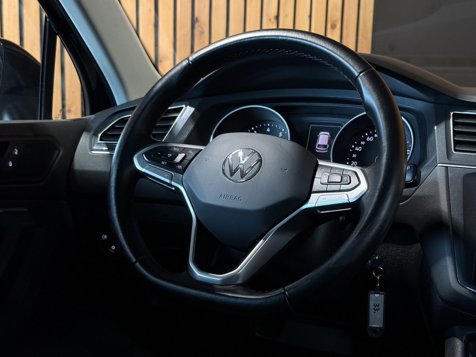 Fahrzeugabbildung Volkswagen Tiguan 1,5 TSI Active *Navi*Kam*ACC*LED*Ambiente