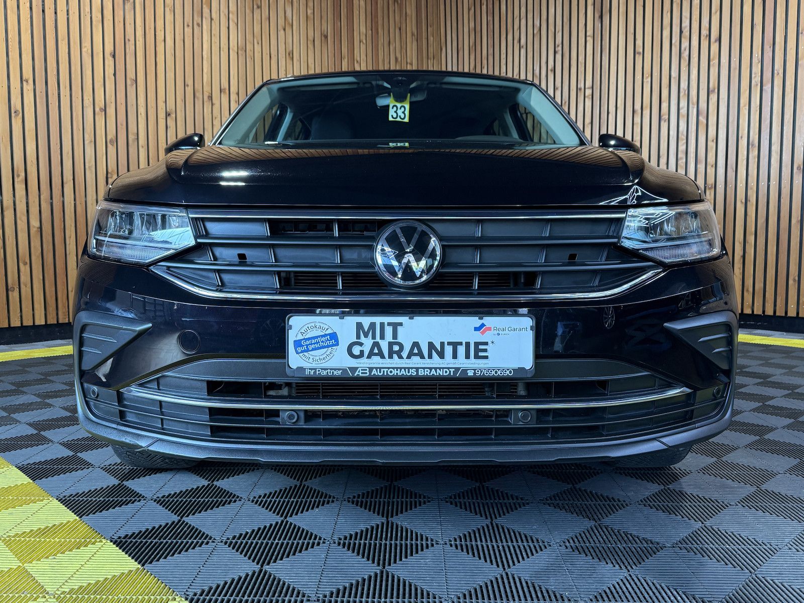 Fahrzeugabbildung Volkswagen Tiguan 1,5 TSI Active *Navi*Kam*ACC*LED*Ambiente