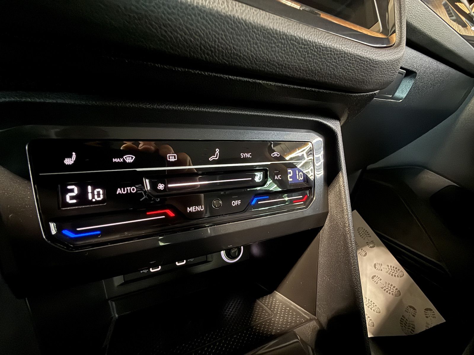 Fahrzeugabbildung Volkswagen Tiguan 1,5 TSI Active *Navi*Kam*ACC*LED*Ambiente