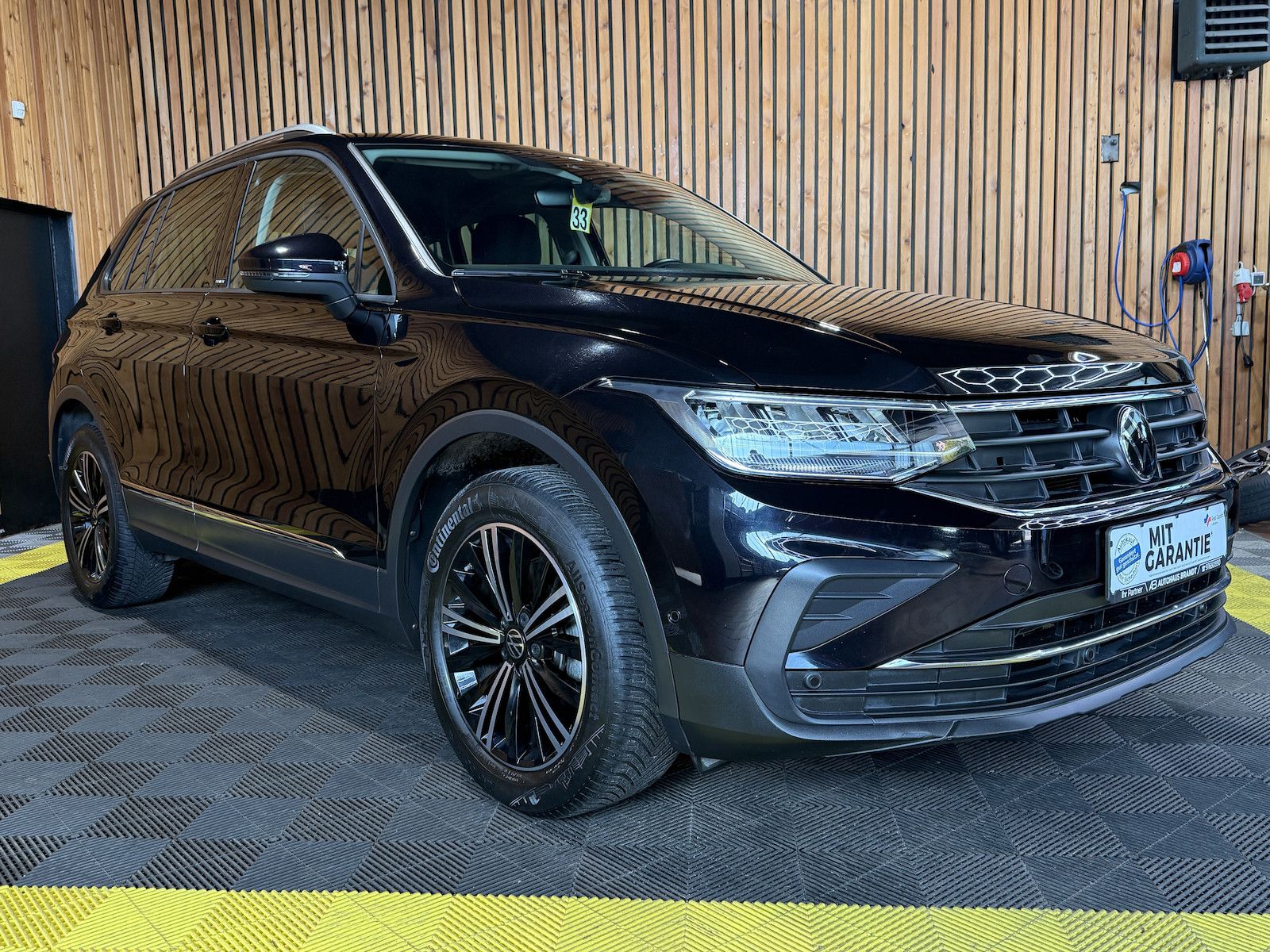 Fahrzeugabbildung Volkswagen Tiguan 1,5 TSI Active *Navi*Kam*ACC*LED*Ambiente
