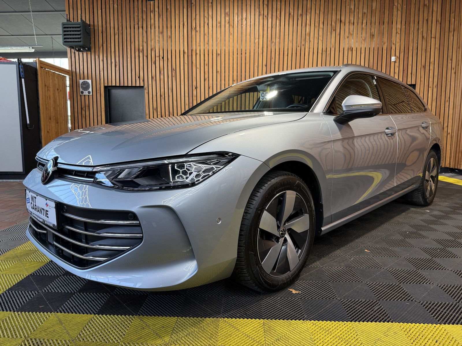 Volkswagen Passat Variant 2,0 TDI DSG Navi*AHK*360°*LED*App