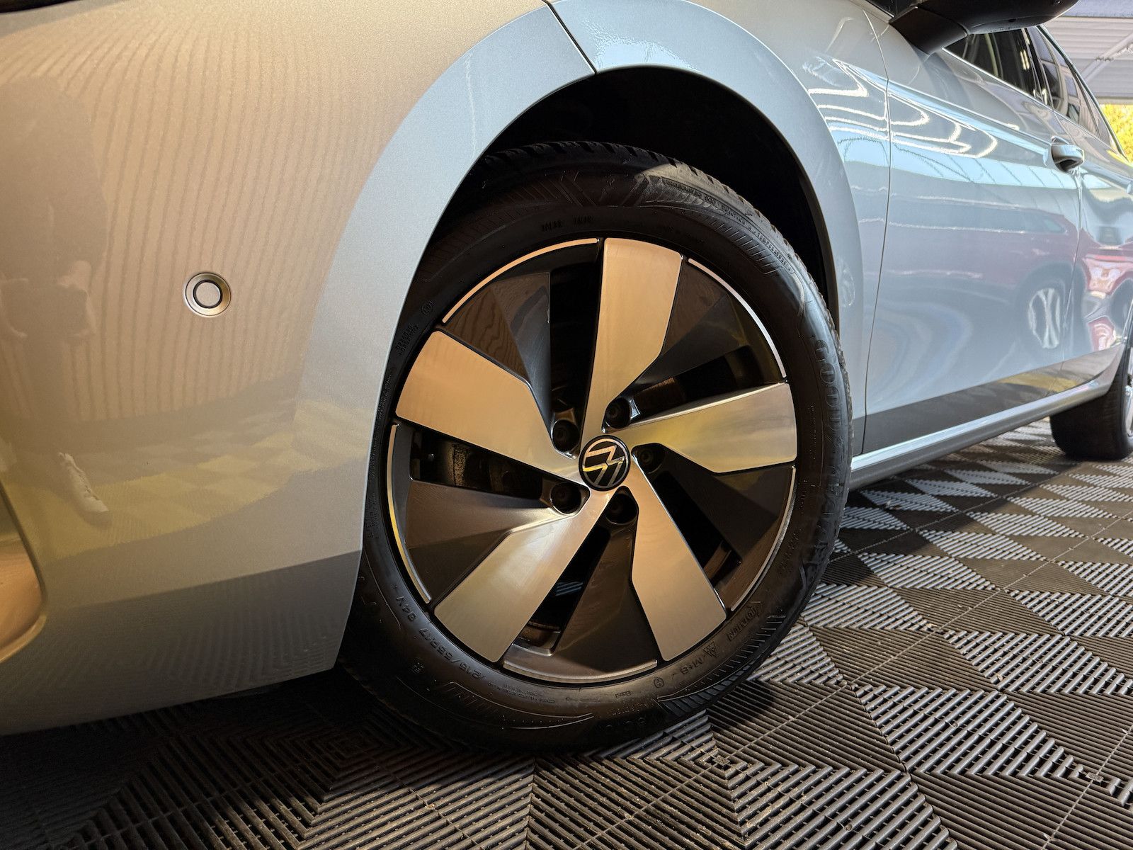 Fahrzeugabbildung Volkswagen Passat Variant 2,0 TDI DSG Navi*AHK*360°*LED*App