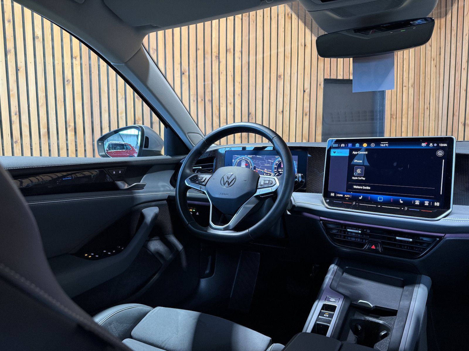 Fahrzeugabbildung Volkswagen Passat Variant 2,0 TDI DSG Navi*AHK*360°*LED*App