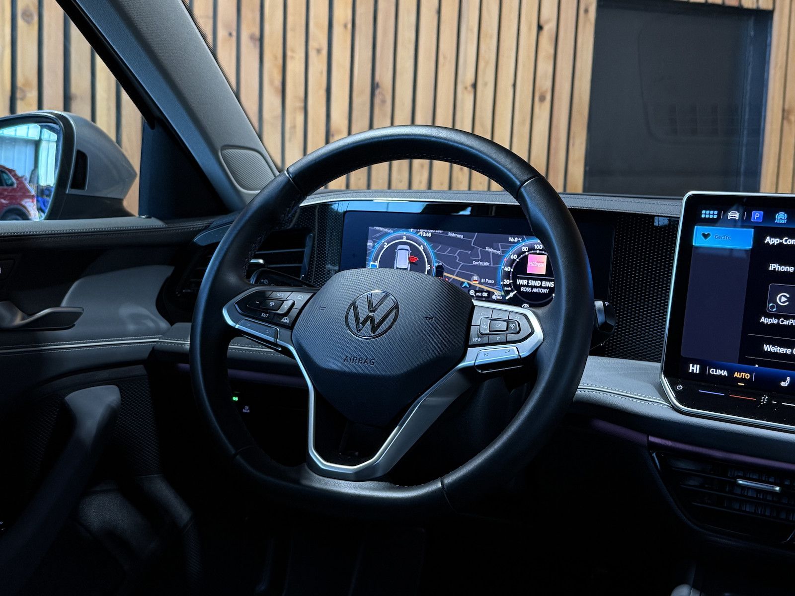 Fahrzeugabbildung Volkswagen Passat Variant 2,0 TDI DSG Navi*AHK*360°*LED*App