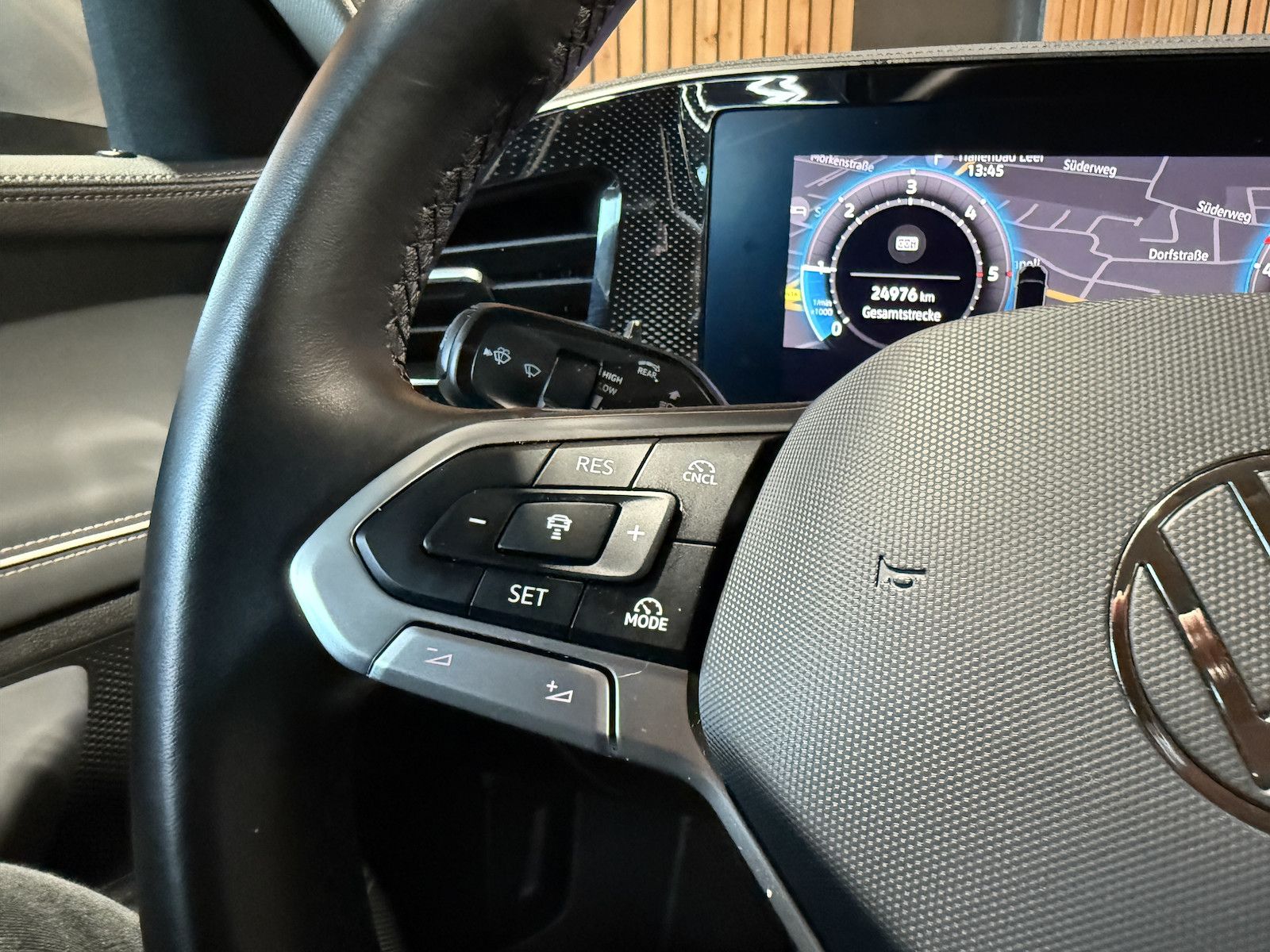 Fahrzeugabbildung Volkswagen Passat Variant 2,0 TDI DSG Navi*AHK*360°*LED*App