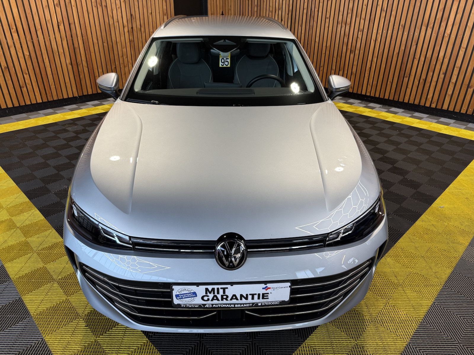 Fahrzeugabbildung Volkswagen Passat Variant 2,0 TDI DSG Navi*AHK*360°*LED*App