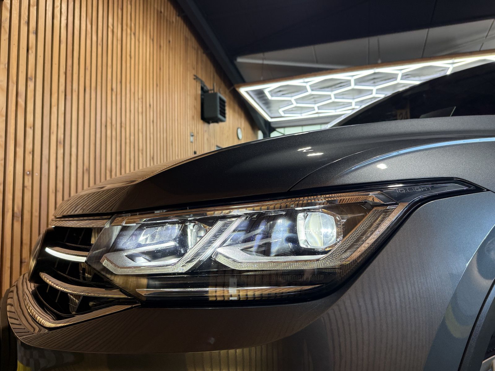 Fahrzeugabbildung Volkswagen Tiguan Allspace 2,0 TDI DSG *Navi*Kam*Matrix*AHK