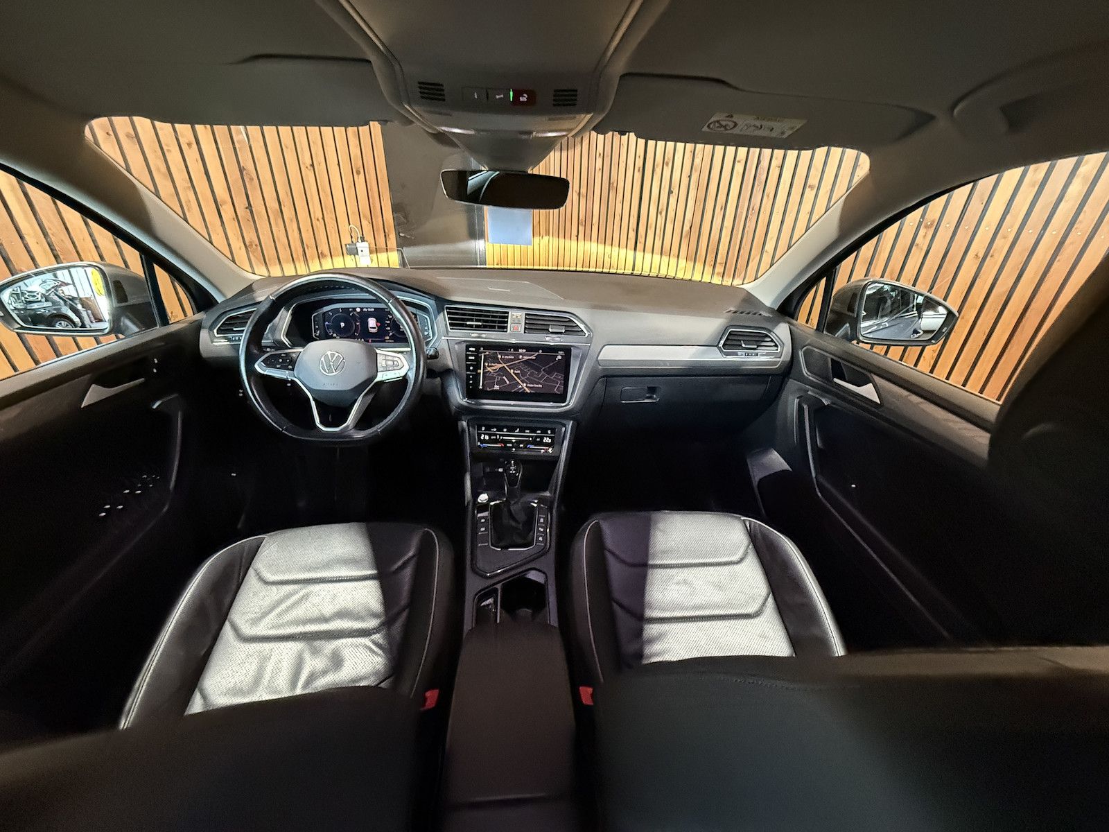 Fahrzeugabbildung Volkswagen Tiguan Allspace 2,0 TDI DSG *Navi*Kam*Matrix*AHK