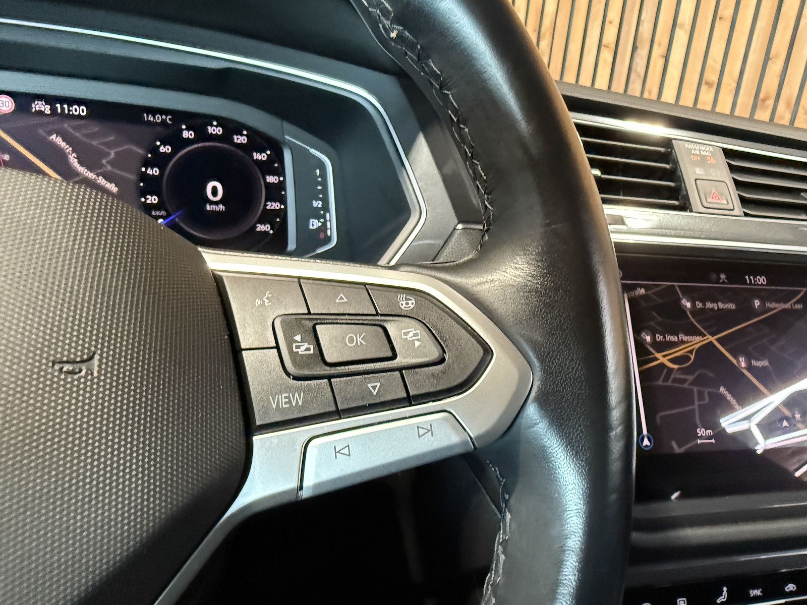 Fahrzeugabbildung Volkswagen Tiguan Allspace 2,0 TDI DSG *Navi*Kam*Matrix*AHK