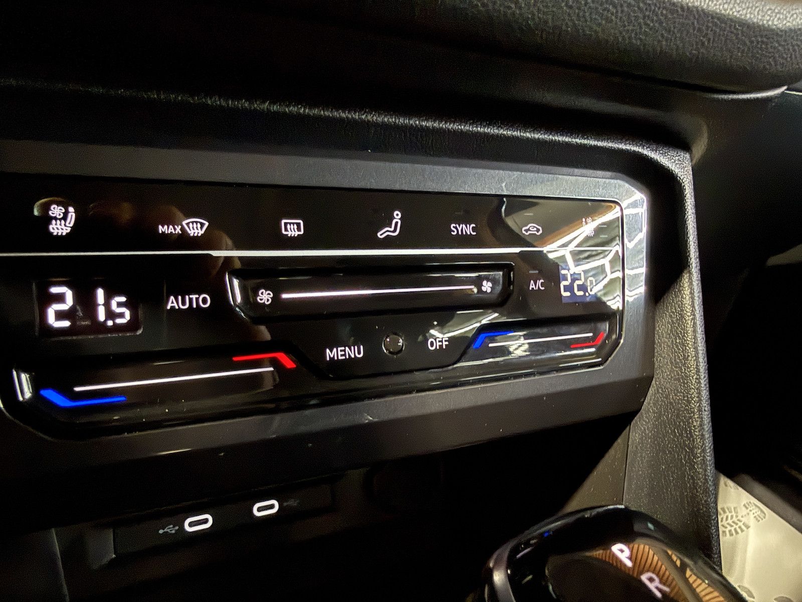 Fahrzeugabbildung Volkswagen Tiguan Allspace 2,0 TDI DSG *Navi*Kam*Matrix*AHK