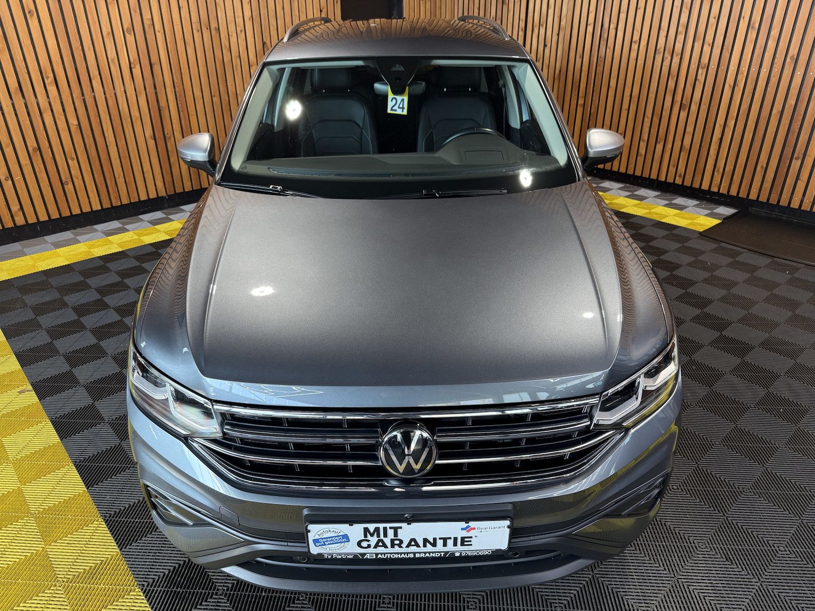Fahrzeugabbildung Volkswagen Tiguan Allspace 2,0 TDI DSG *Navi*Kam*Matrix*AHK