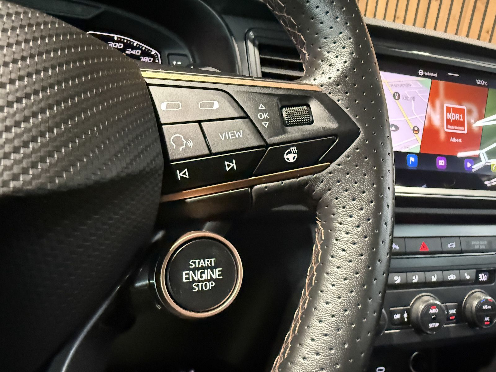 Fahrzeugabbildung CUPRA Ateca 1,5 TSI *Navi*LED*360°*Virtual*AHK*ACC