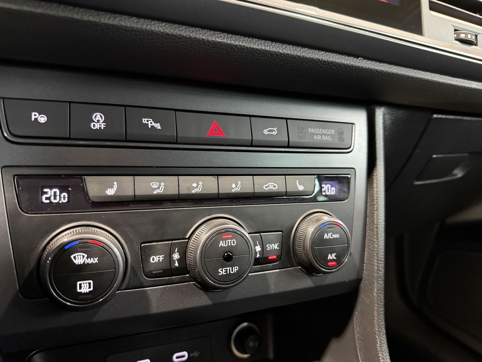 Fahrzeugabbildung CUPRA Ateca 1,5 TSI *Navi*LED*360°*Virtual*AHK*ACC