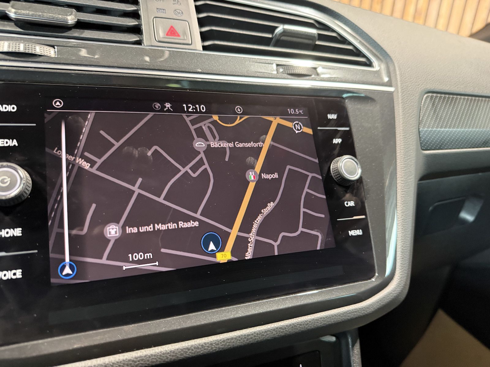 Fahrzeugabbildung Volkswagen Tiguan TSI DSG R-Line *Navi*ACC*LED*AHK*Keyless*