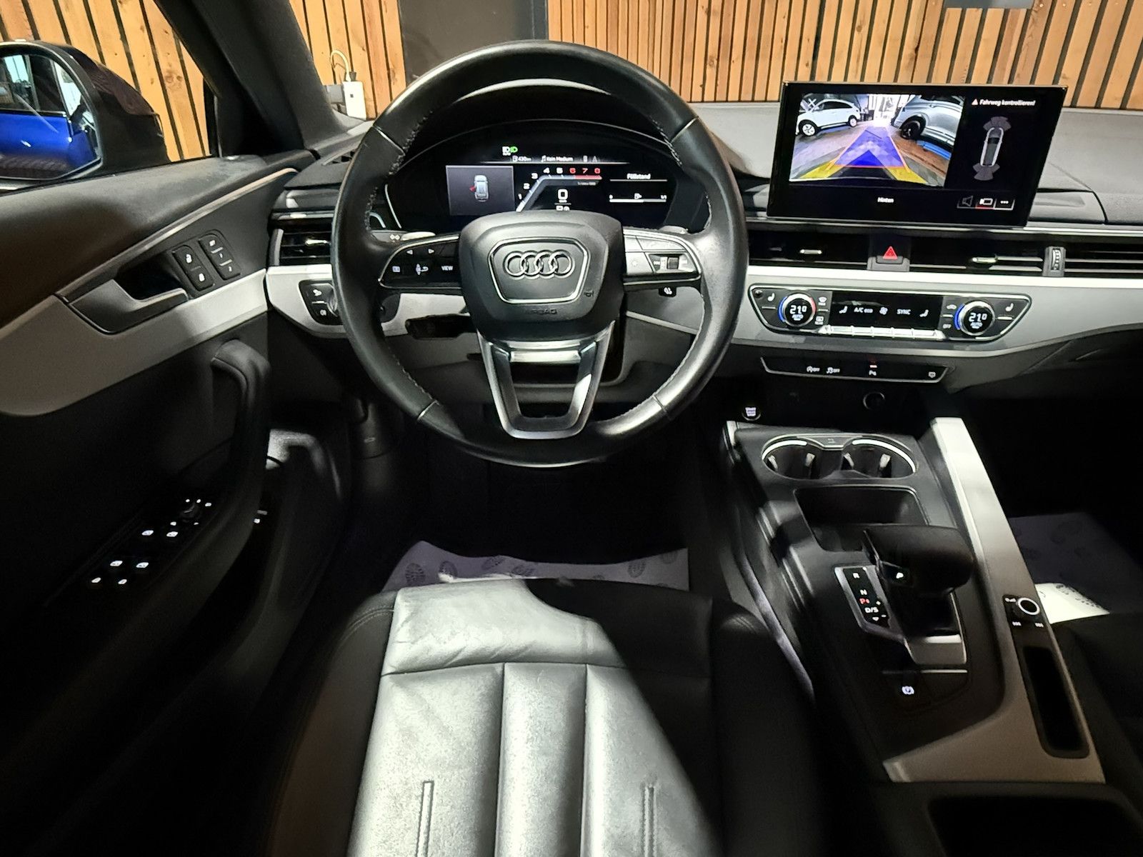 Fahrzeugabbildung Audi A4 Avant 2,0TFSI S Line*Black*ACC*Kam*Virt*Leder