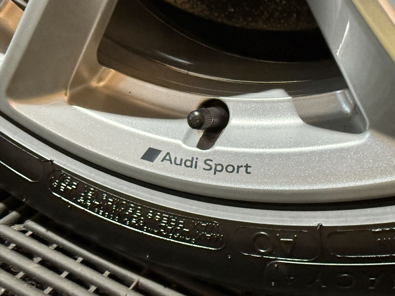 Fahrzeugabbildung Audi A4 Avant 2,0TFSI S Line*Black*ACC*Kam*Virt*Leder