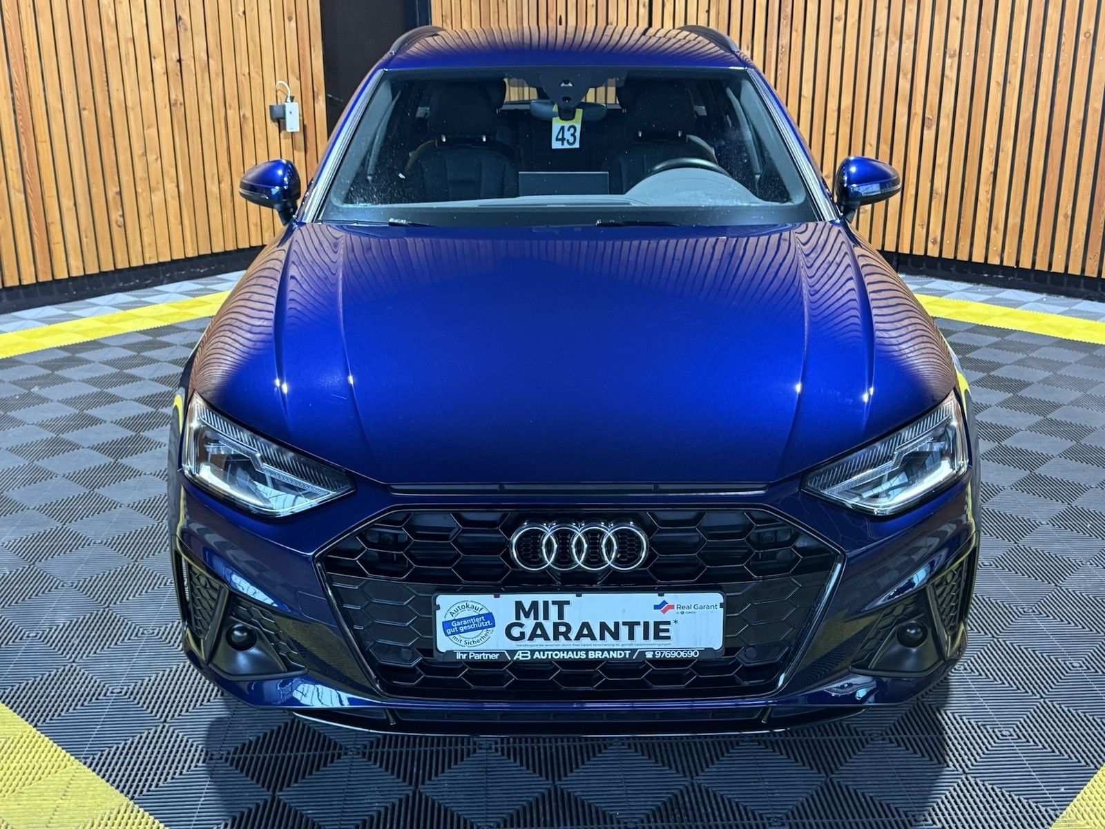 Fahrzeugabbildung Audi A4 Avant 2,0TFSI S Line*Black*ACC*Kam*Virt*Leder