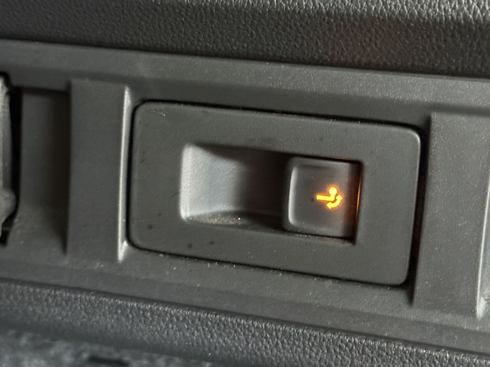 Fahrzeugabbildung SKODA Octavia Combi 1,5 eTSI DSG Navi*LED*ACC*Head*AHK