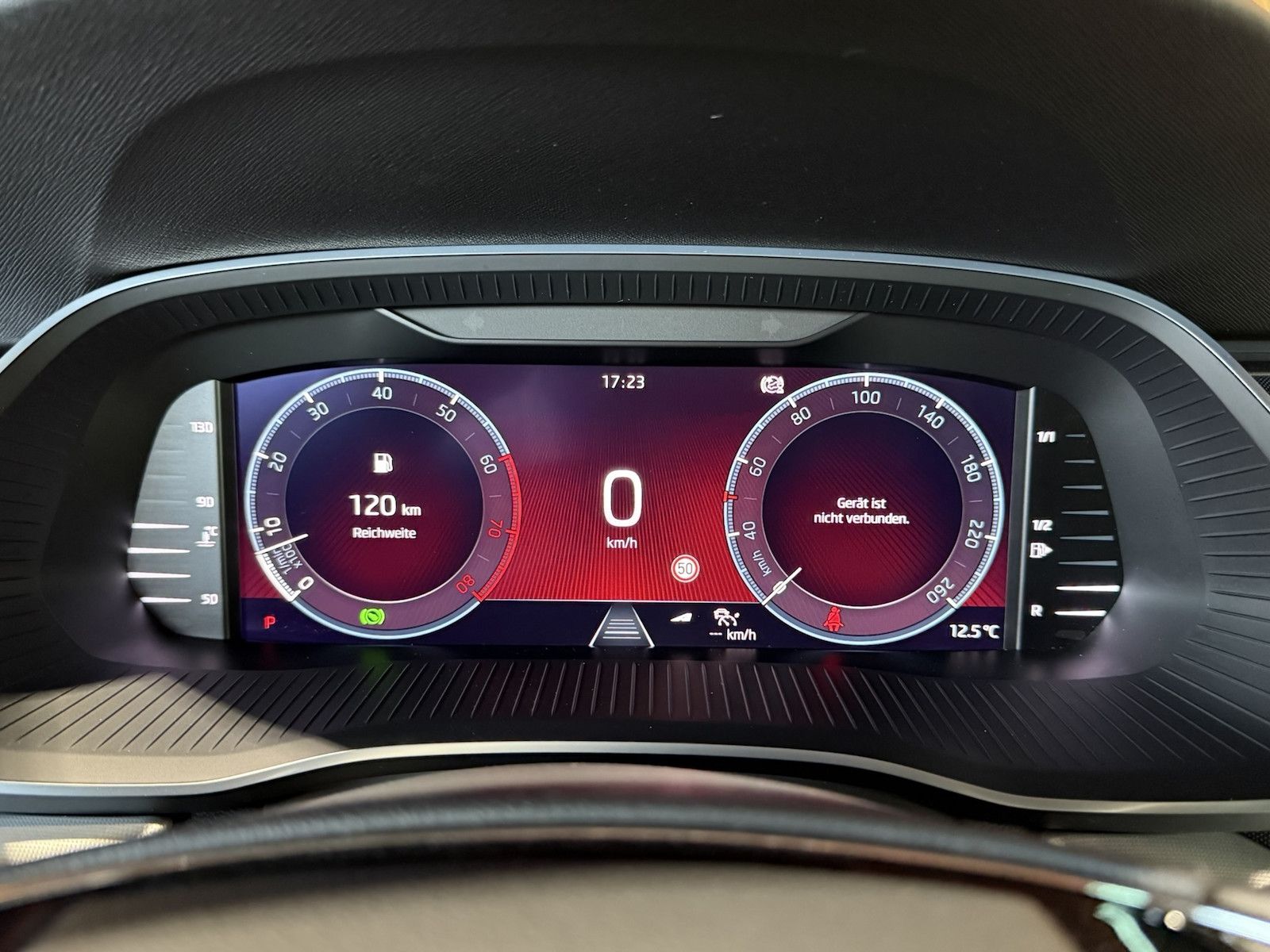 Fahrzeugabbildung SKODA Octavia Combi 1,5 eTSI DSG Navi*LED*ACC*Head*AHK