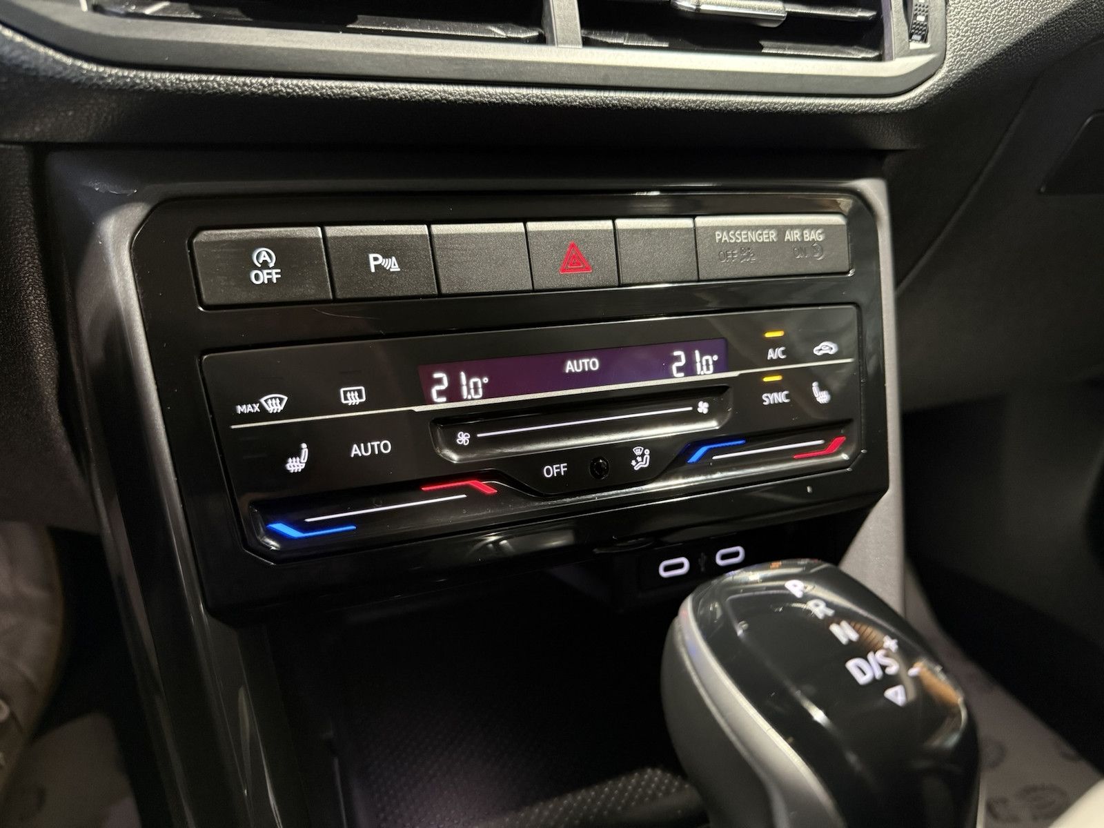 Fahrzeugabbildung Volkswagen T-Cross TSI DSG R-Line *Navi*LED*Alu*Kam*App*