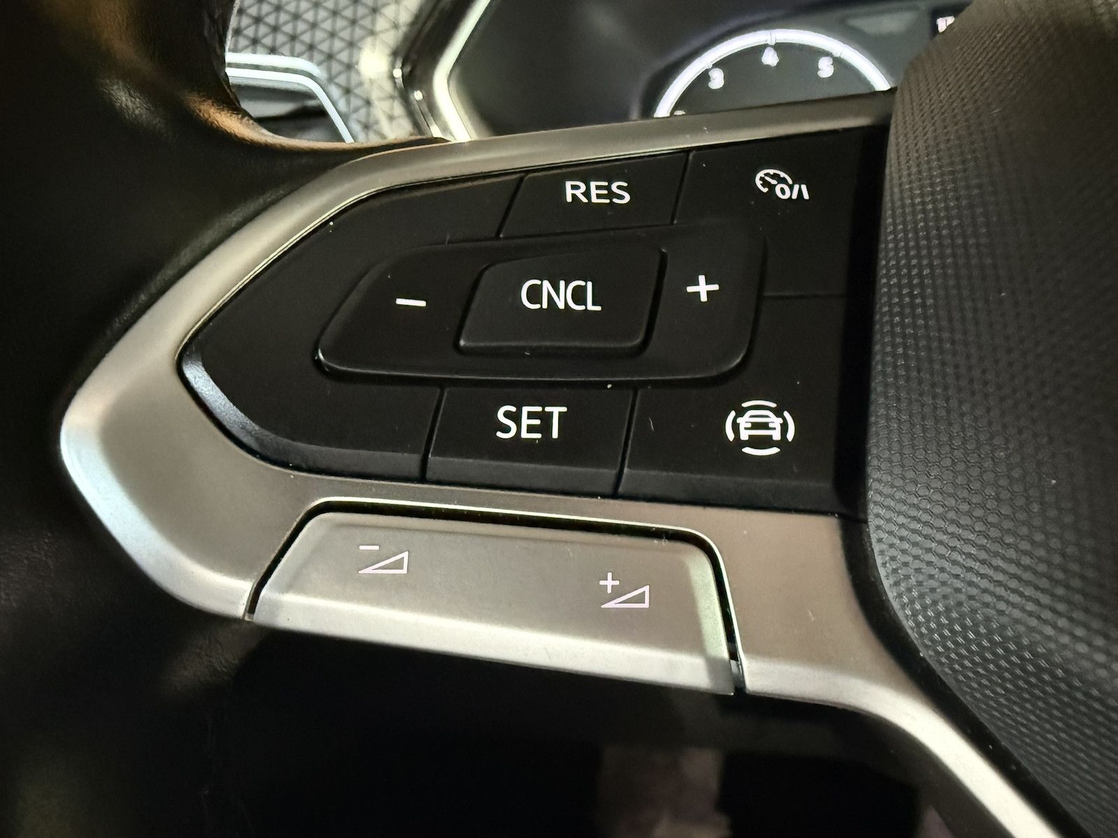 Fahrzeugabbildung Volkswagen T-Cross TSI DSG R-Line *Navi*LED*Alu*Kam*App*