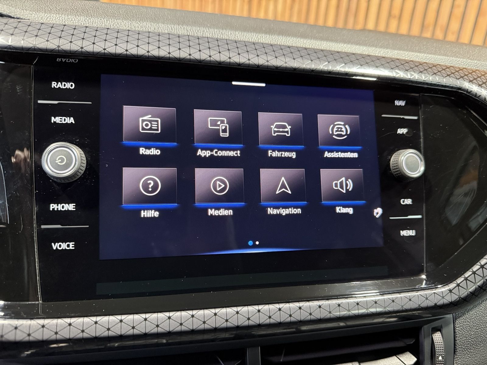 Fahrzeugabbildung Volkswagen T-Cross TSI DSG R-Line *Navi*LED*Alu*Kam*App*