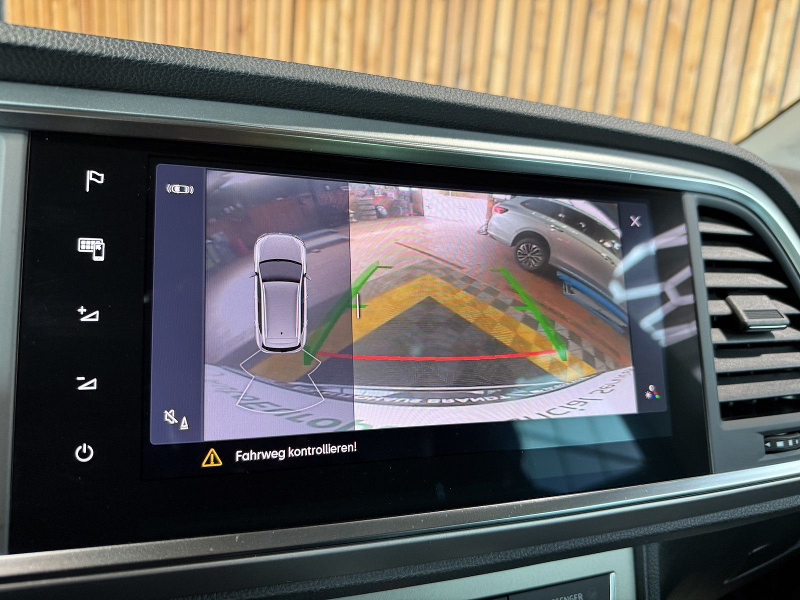 Fahrzeugabbildung SEAT Ateca 2,0 TDI X-Perience DSG *Navi*LED*Kam*AHK