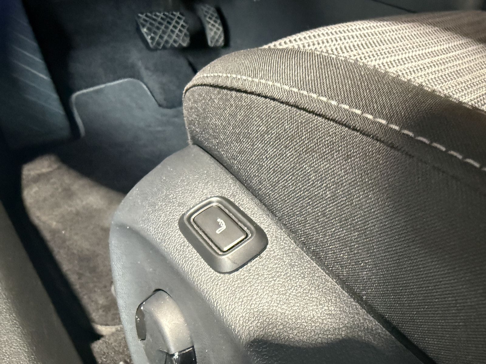 Fahrzeugabbildung SKODA Superb Combi TDI DSG n.Modell *Navi*Kam*AHK*LED*