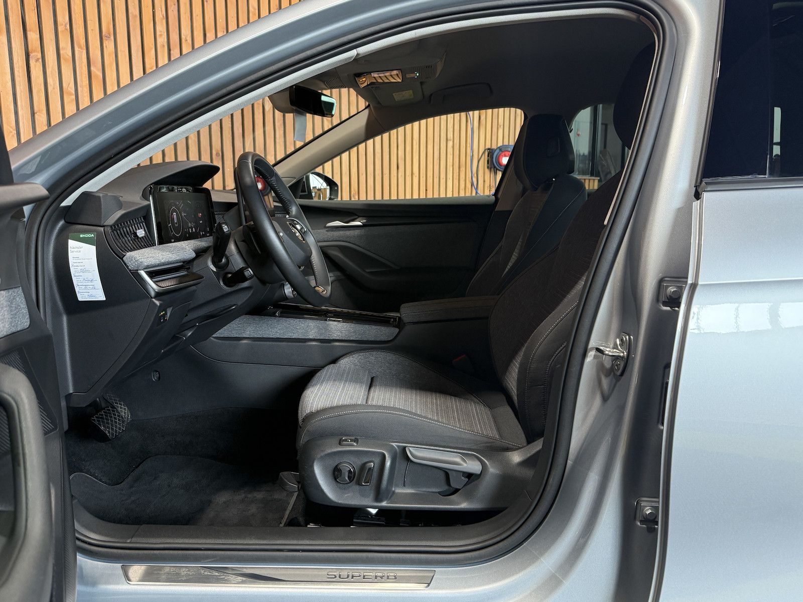 Fahrzeugabbildung SKODA Superb Combi TDI DSG n.Modell *Navi*Kam*AHK*LED*