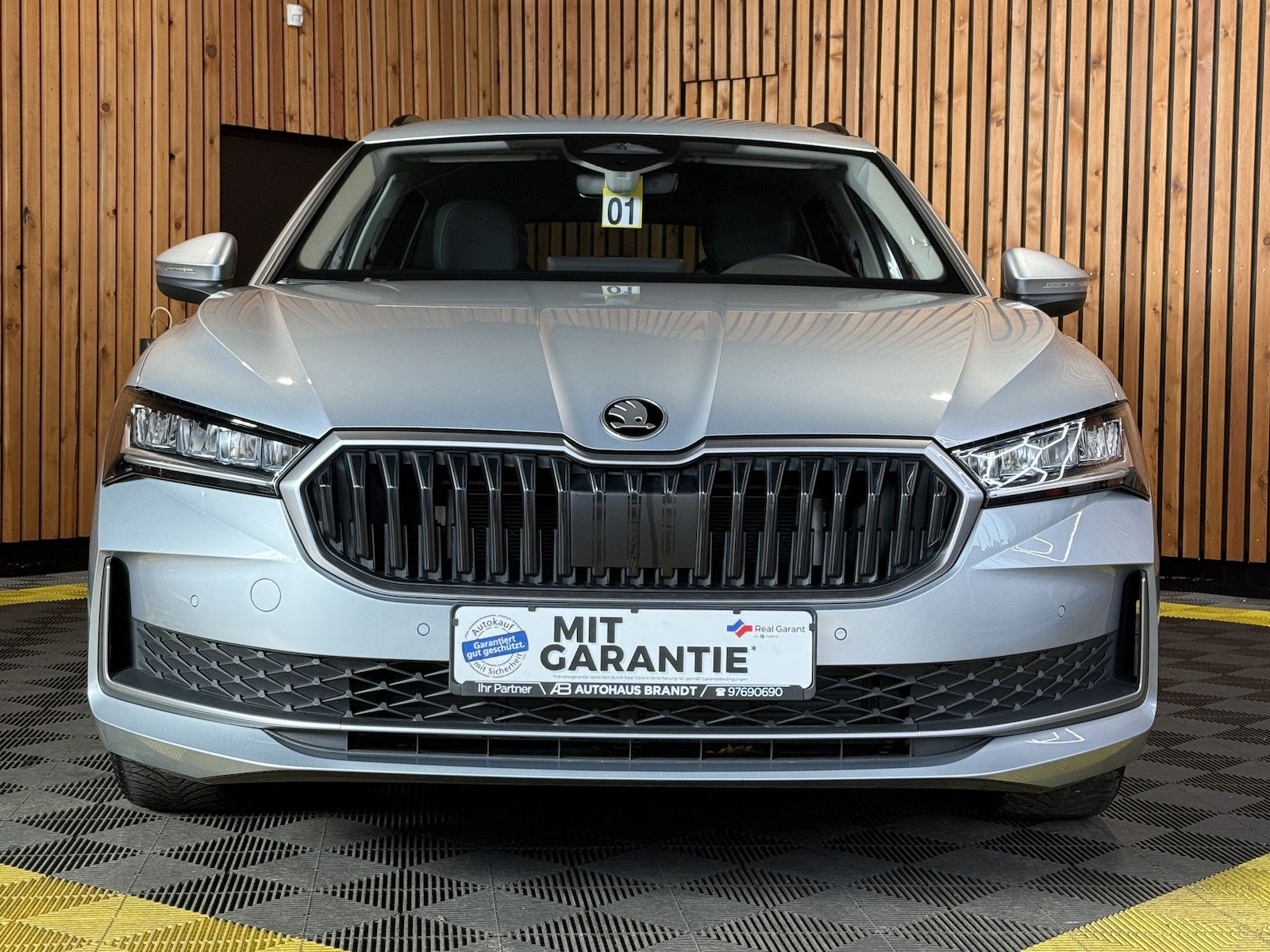 Fahrzeugabbildung SKODA Superb Combi TDI DSG n.Modell *Navi*Kam*AHK*LED*